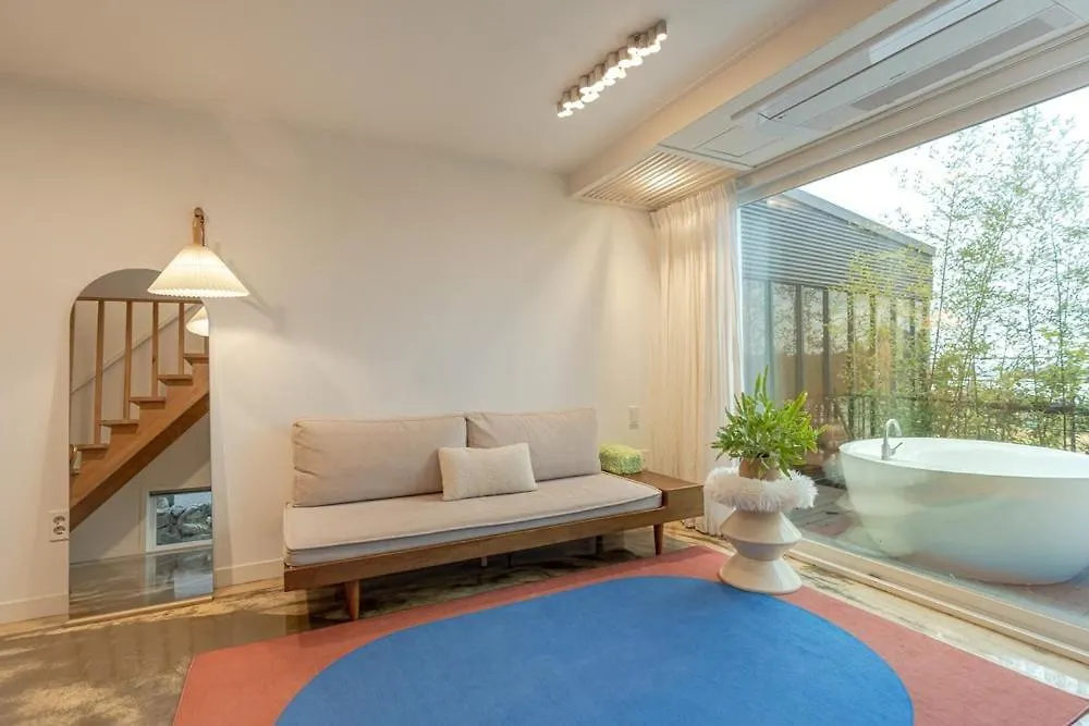 Гостевой дом Jeju Byeolkkum Pension