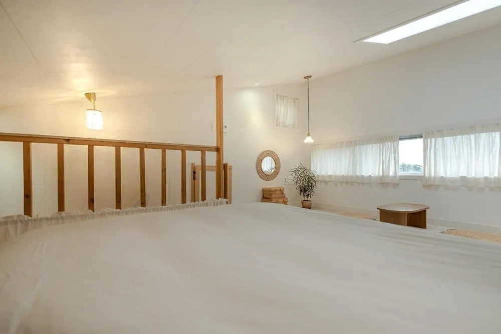 Гостевой дом Jeju Byeolkkum Pension