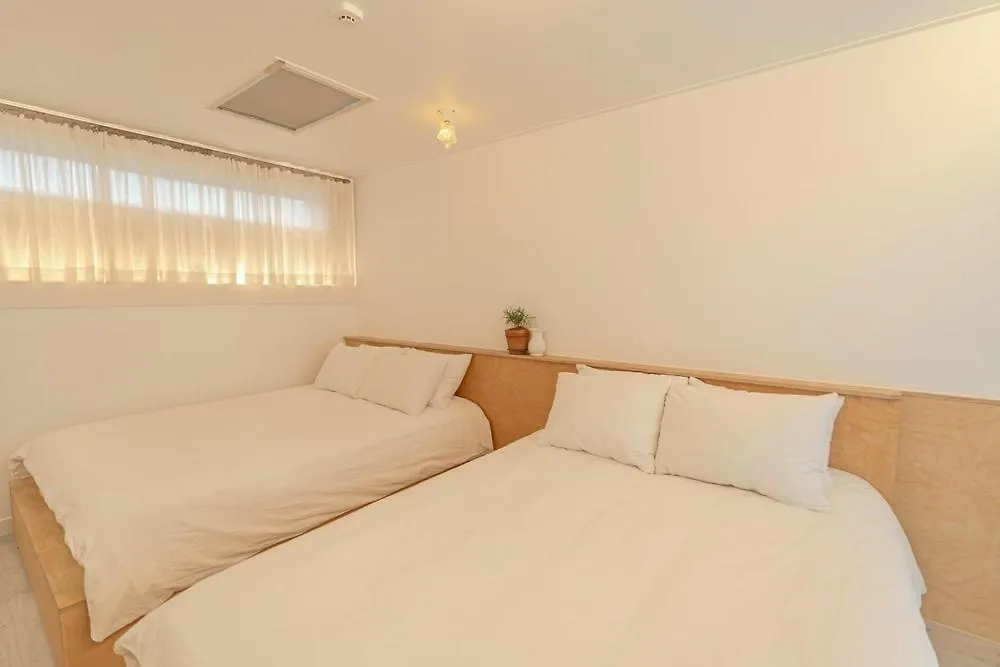 Гостевой дом Jeju Byeolkkum Pension