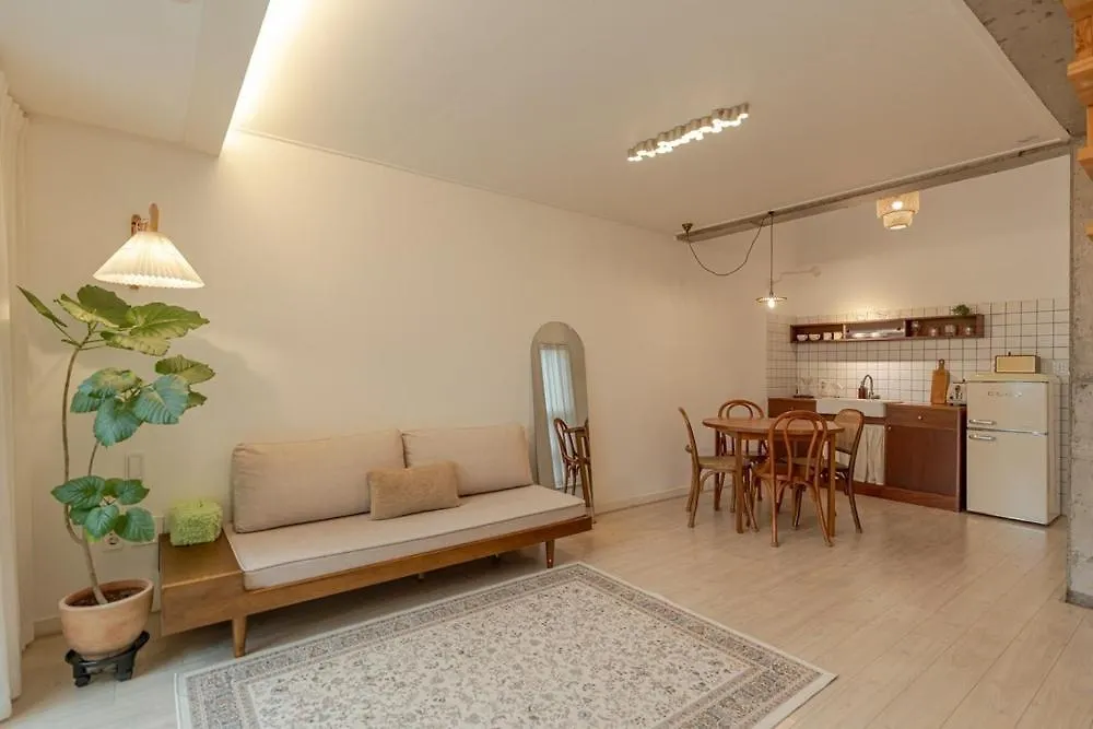 Jeju Byeolkkum Pension Гостевой дом